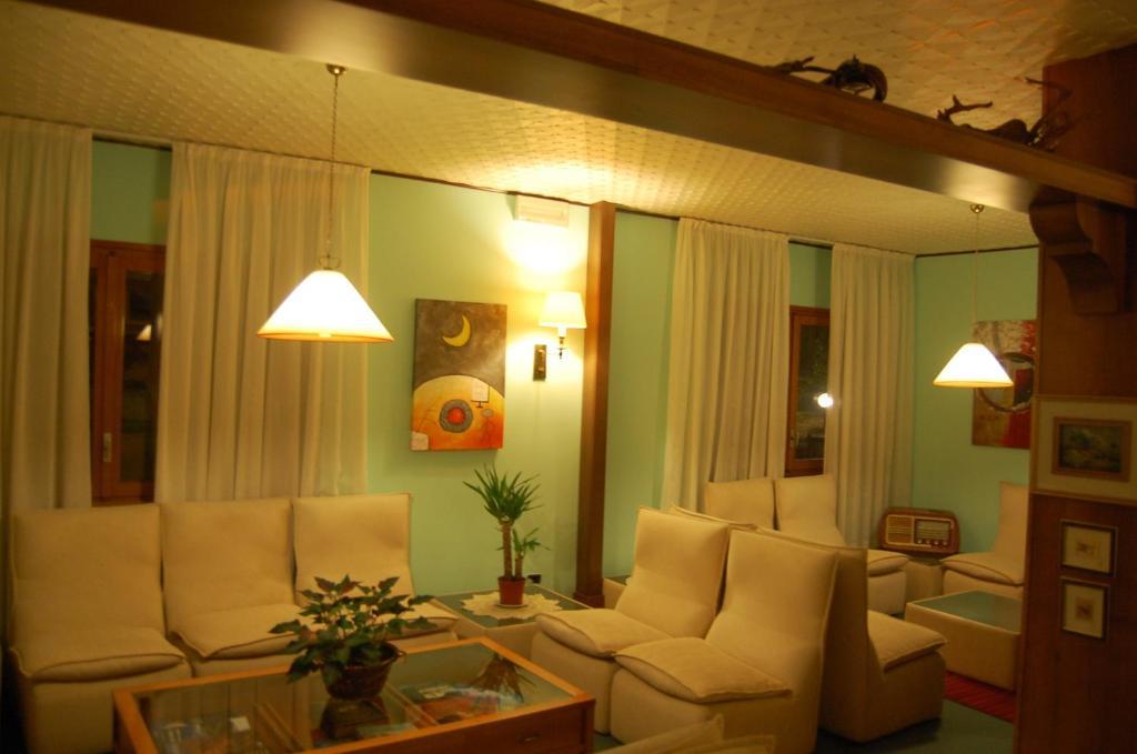 Rezia Hotel Chiesa in Valmalenco Bagian luar foto