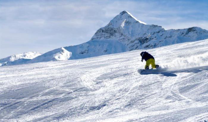 Rezia Hotel Chiesa in Valmalenco Bagian luar foto