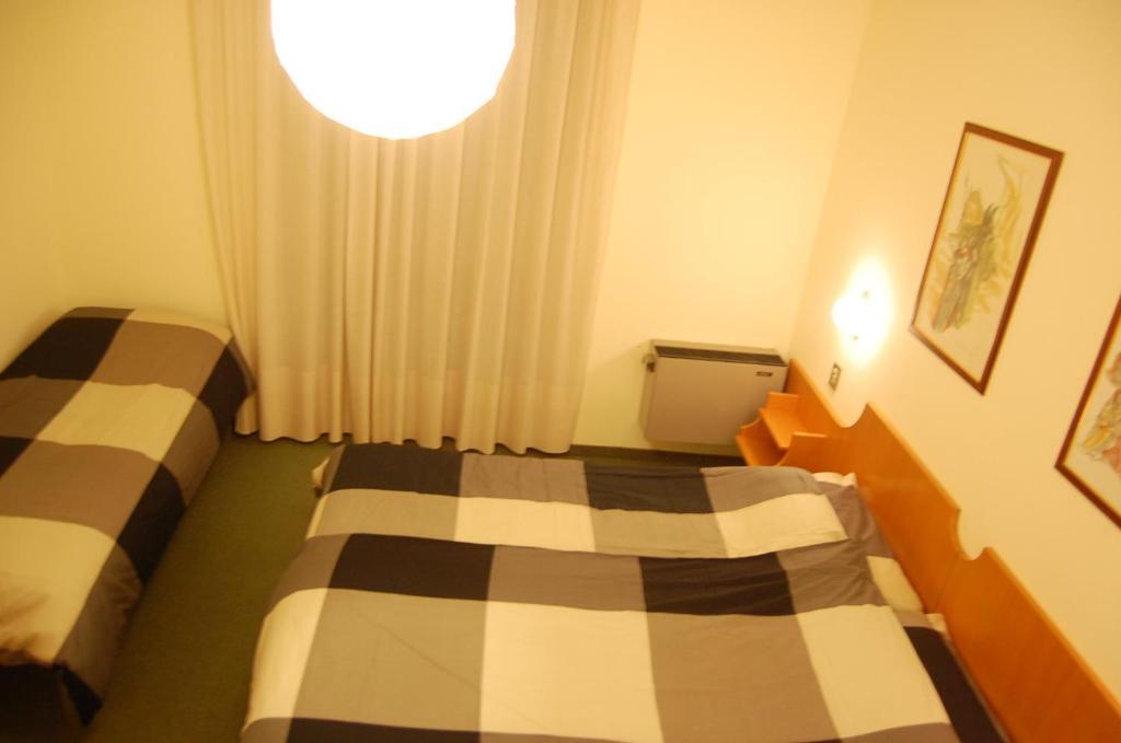 Rezia Hotel Chiesa in Valmalenco Ruang foto