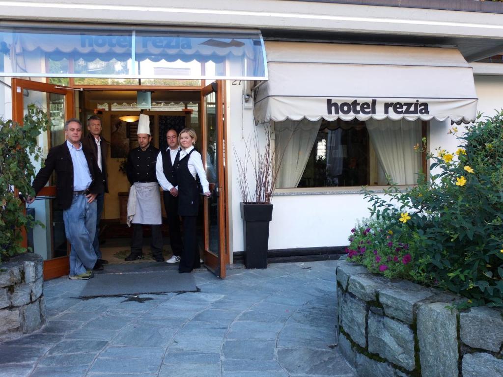 Rezia Hotel Chiesa in Valmalenco Bagian luar foto